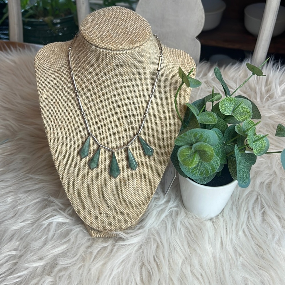 Vintage Sterling Silver Green Aventurine Quartz tear drop necklace
